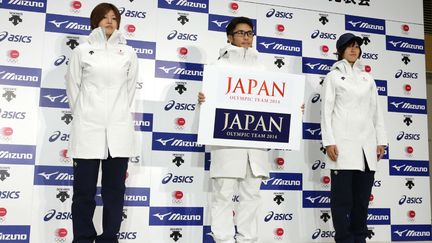 Les Japonais ont pr&eacute;f&eacute;r&eacute; une tenue blanche des plus sobres&nbsp;pour leurs athl&egrave;tes. (TSUYOSHI MATSUMOTO / AP / SIPA)