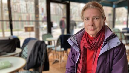 La romancière Lionel Shriver à Paris le 19 janvier 2023 (LAURENCE HOUOT / FRANCEINFO CULTURE)