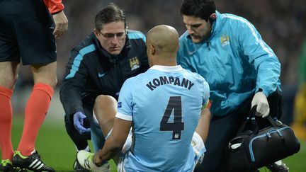 Vincent Kompany touché au mollet (OLI SCARFF / AFP)