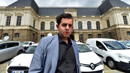 Jonathan Delay devant le palais de justice de Rennes (Ille-et-Vilaine), le 19 mai 2015, &agrave; l'ouverture du proc&egrave;s de Daniel Legrand fils. (  MAXPPP)