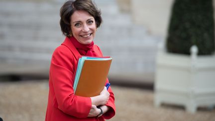 La ministre de la Sant&eacute;, Marisol Touraine, dans la cour de l'Elys&eacute;e, le 5 f&eacute;vrier 2014. (LCHAM / SIPA)