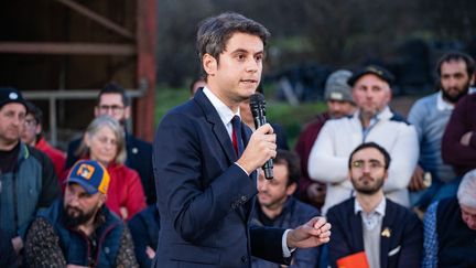 Le Premier ministre, Gabriel Attal, fait des annonces aux agriculteurs, à Montastruc-de-Salies (Haute-Garonne), le 26 janvier 2024. (JEAN-MARC BARRERE / HANS LUCAS / AFP)