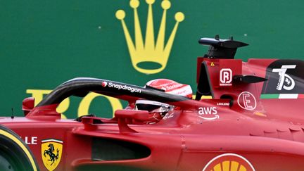 Le pilote monégasque Charles Leclerc au volant de sa Ferrari, dimanche 10 juillet, en Autriche. (JOE KLAMAR / AFP)