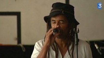 Yannick Noah et son Carcéral Tour au centre pénitentiaire de Moulins
 (Culturebox)