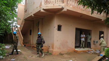 &nbsp; (L'hôtel de Sévaré, dans le centre du pays, attaqué au mois d'août dernier. © REUTERS/Adama Diarra)