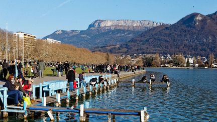 &nbsp; (Annecy où la température avoisinnait les 15 degrés le 27 décembre dernier © MaxPPP)