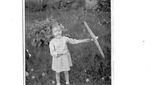 La jeune Elizabeth Macaulay photographiée pendant la Seconde Guerre mondiale, en 1943. (DR)