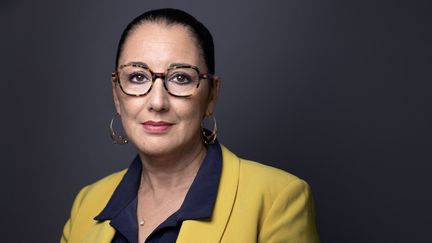 Fadila Khattabi, ministre déléguée chargée des Personnes handicapées, invitée du 18.20 franceinfo le 8 décembre 2023. (JOEL SAGET / AFP)