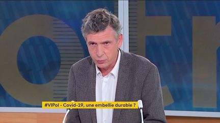 Covid-19 : "On est sur un plateau" de nouveaux cas quotidiens de contaminations, estime le professeur Éric Caumes