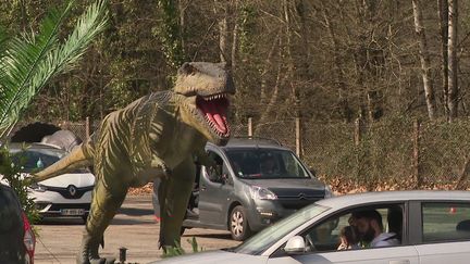 L'exposition "Le monde des dinosaures" en drive-in