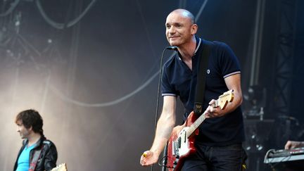 Gaëtan Roussel, leader de Louise Attaque, aux Eurockéennes de Belfort (2 juillet 2011)
 (Jean-Baptiste Quentin)