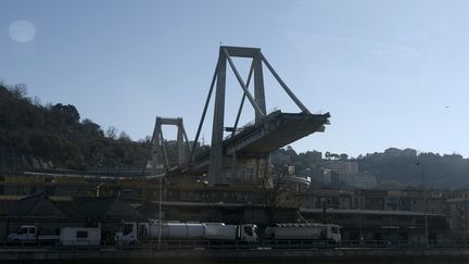 Les ruines du pont effondré de Gênes (Italie), le 15 décembre 2018. (FILIPPO MONTEFORTE / AFP)