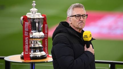 Le présentateur Gary Lineker, le 21 mars 2021 à Leicester (Angleterre). (OLI SCARFF / AFP)