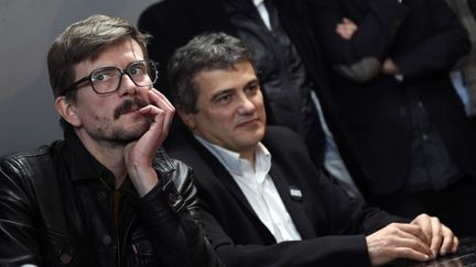 Luz et Patrick Pelloux lors d'une conférence de presse pour présenter le premier numéro de Charlie Hebdo postérieur au massacre du 7 janvier (13 janvier 2015)
 (Martin Bureau / AFP)