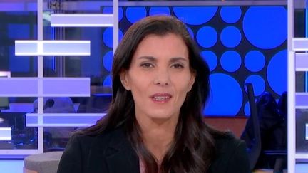 Le JT du 23h du dimanche 22 janvier 2023 présenté par Sorya Khaldoun sur franceinfo est consultable en ligne en replay pour voir et revoir ce journal télévisé qui décrypte l'actualité. Retrouvez les dernières infos du week-end, les grands reportages, les interviews et les explications de la rédaction sur toute l’actualité nationale et internationale. (FRANCEINFO)