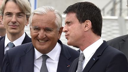 &nbsp; (Jean-Pierre Raffarin et Manuel Valls le 2 juillet 2015 ©Reuters)