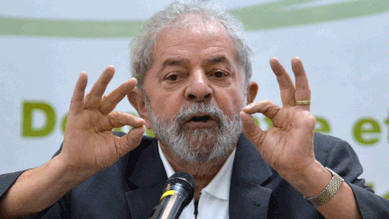 &nbsp; (L'ancien président Lula inculpé pour tentative d'entrave à la justice © AFP/Nelson Almeida)