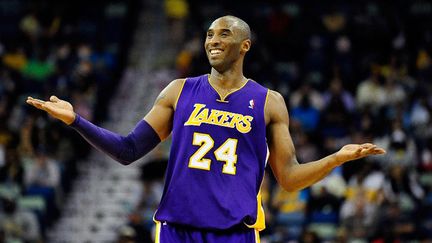 Kobe Bryant, heureux, après avoir empoché son billet pour la finale NBA. (STACY REVERE / GETTY IMAGES NORTH AMERICA)