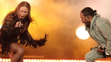 Beyoncé et Kendrick Lamar en ouverture des BET Awards le 26 juin 2016 à Los Angeles.
 (Matt Sayles/AP/SIPA)