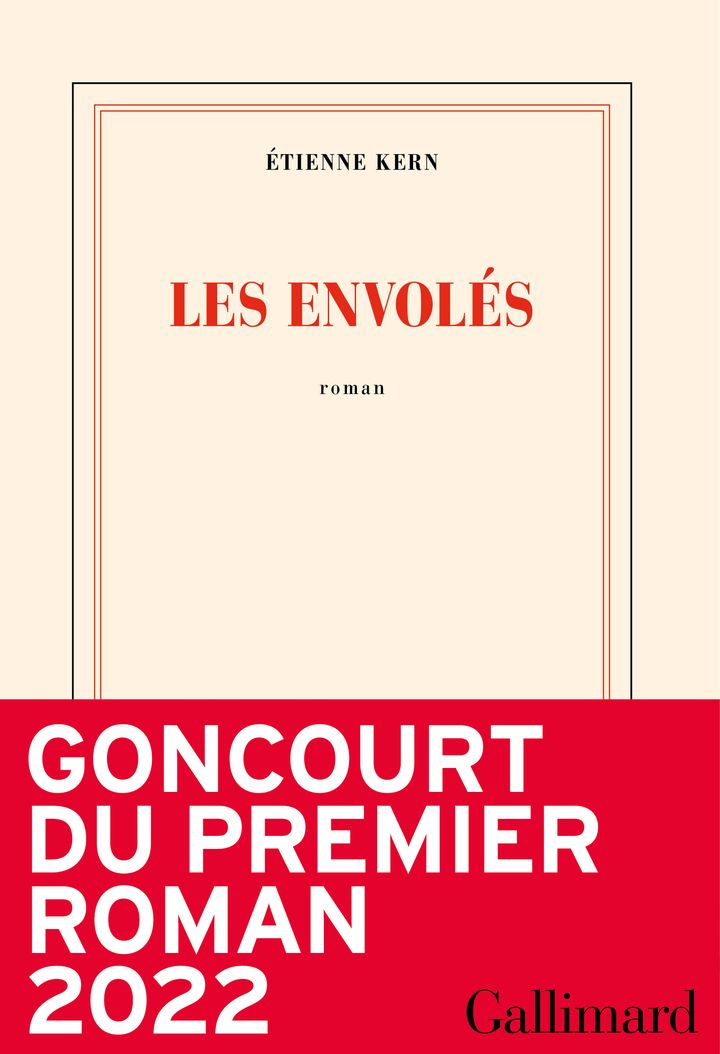 Couverture du roman "Les envolés", d'Etienne Kern, 2022 (GALLIMARD)