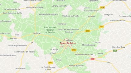 L'aide-soignante ne s'est aperçue de la présence du bébé à l'arrière de son pick-up à 25 kilomètres de son lieu de travail, l'hôpital de Nogent-le-Rotrou, en Eure-et-Loir.&nbsp; (GOOGLE MAPS)