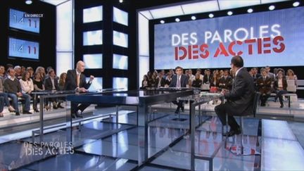 Le plateau de "des paroles et des actes" (FTV)