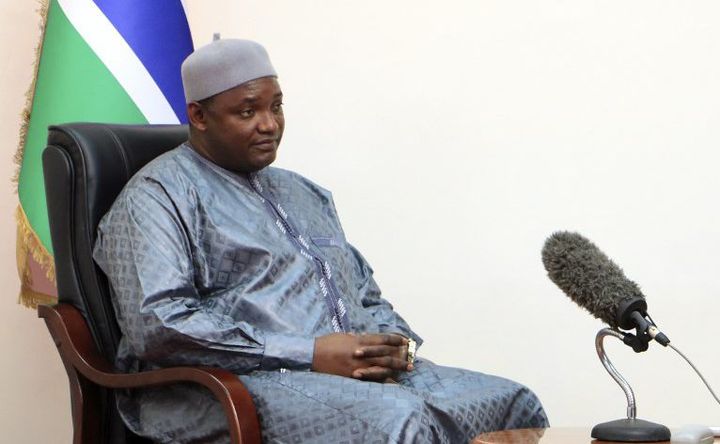 Président depuis le début de 2017, Adama Barrow doit faire face à une situation difficile. (Lamin KANTEH / AFP)