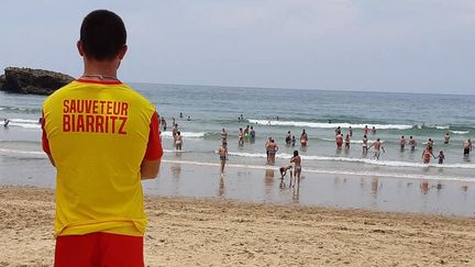 Maître Nageur Sauveteur de la Grande Plage à Biarritz. (VALÉRIE MENUT / FRANCE-BLEU PAYS BASQUE)