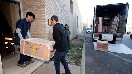 Transfert des pièces&nbsp;d'art religieux entre Lerida (en Catalogne) et le monastère de&nbsp;Villanueva de Sijena (Aragon), le 11 décembre 2017. (JAVIER BLASCO / EFE)