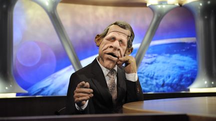 PPD, la marionnette du journaliste et présentateur Patrick Poivre d'Arvor sur le plateau des "Guignols de l'info" le 11 février 2009. (STEPHANE DE SAKUTIN / AFP)