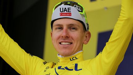 On s'imposant à Valloire, lors de la 4e étape du Tour de France, Tadej Pogacar s'est emparé du maillot jaune, le 2 juillet 2024. (THOMAS SAMSON / AFP)