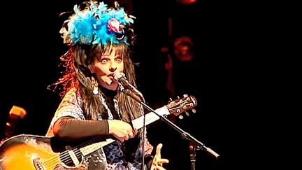 A 60 ans,  Nina Hagen la chanteuse allemande au passé punk attire encore la foule 
 (France 3 / Culturebox)