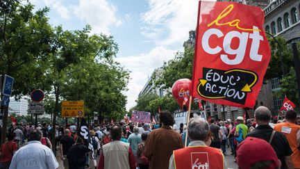 &nbsp; (L'intersyndicale contre la loi Travail remet ce mardi matin à l'Elysée les résultats de sa "votation citoyenne" © Maxppp)