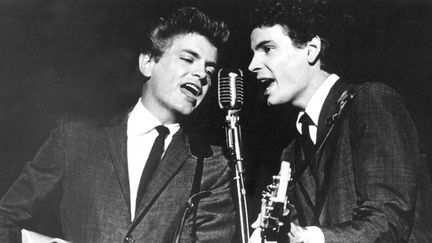 Les Everly Brothers, Phil (à gauche) et Don, en 1964
 (AP / SIPA)