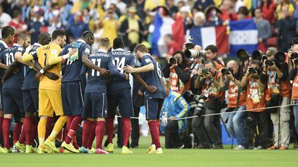 L'équipe de France serre les rangs (JUAN BARRETO / AFP)