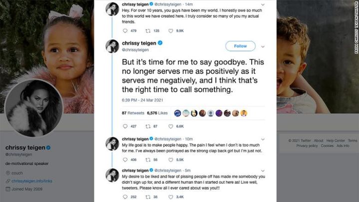 Les derniers tweets de Chrissy Teigen, avant qu'elle ne supprime son compte Twitter. (CAPTURE D'ÉCRAN)