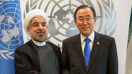 Le président iranien Hassan Rohani et le secrétaire général de l'ONU en 2013, lors d'une session de l'Onu à New York. (ANDREW BURTON / GETTY IMAGES NORTH AMERICA / AFP)