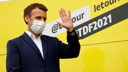 Le Président de la République est présent à Luz Ardiden où il a remis le maillot jaune à Tadej Pogacar. Il revient sur les prestations des Français et aborde la campagne de vaccination.