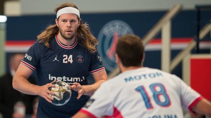 Le Danois&nbsp;Mikkel Hansen lors du match aller entre le PSG et Zaporojie le 14 octobre 2021. (FRANCO ARLAND / HANS LUCAS)