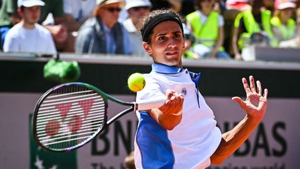 Pierre-Hugues Herbert lors du premier tour des qualifications de Roland-Garros, à Paris, le 16 mai 2022. (MATTHIEU MIRVILLE / MATTHIEU MIRVILLE)