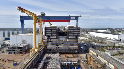 Les chantiers navals de STX, le 2 septembre 2016, à Saint-Nazaire (Loire-Atlantique). (LOIC VENANCE / AFP)