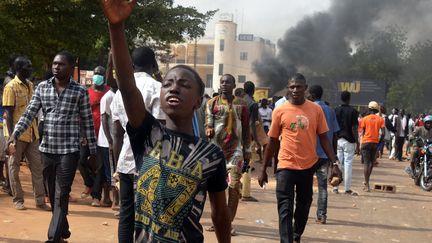 Une manifestation à Niamey, la capitale du Niger, contre la loi de finance en octobre 2017. (BOUREIMA HAMA / AFP)