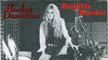 1967 : le 45 original de "Harley Davidson" par Brigitte Bardot. (Disc AZ - Universal)