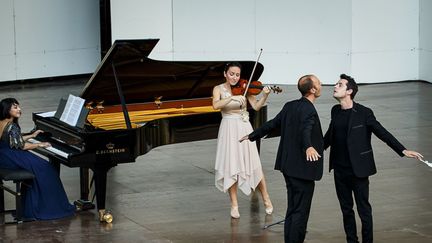 "La Symphonie des oiseaux" - Shani Diluka - Geneviève Laurenceau - Johnny Rasse - Jean Boucault - Parc du Château de Florans
 (Christophe Grémiot)