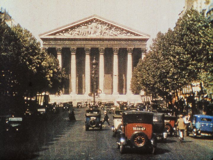 Camille Sauvageot, Quelques coins de Paris, septembre 1929, image arrêtée d'un film en couleur, procédé Keller-Dorian (© Département des Hauts-de-Seine, Musée départemental Albert Kahn, Collection des archives de la Planète)