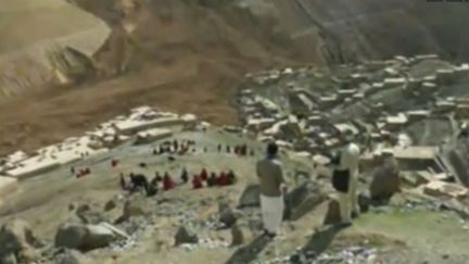 Les pluies torrentielles ont provoqu&eacute; un gigantesque glissement de terrain dans la province du Badakhshan, au&nbsp;nord-est de l'Afghanistan. ( REUTERS / FRANCETV INFO)