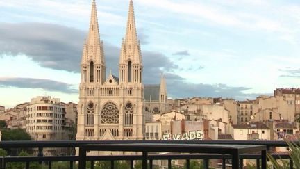 Bars, restaurants : les terrasses sur les toits font recette (france 2)