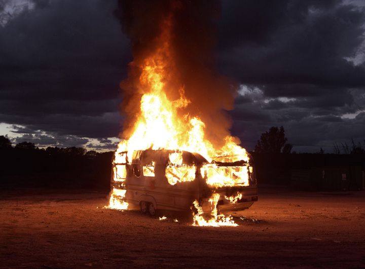 Mathieu Pernot Caravane, Arles, 2013, série Le Feu Épreuve jet d’encre contrecollée sur Dibond 120 x 150 cm
 (M. Pernot Courtesy Galerie Dupont, Paris)