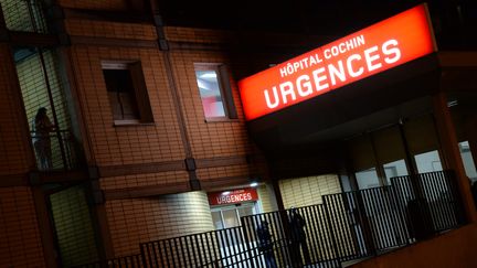 Le docteur Franck Perruche a&nbsp;choisi d'abandonner&nbsp;les urgences de l'hôpital Cochin parce qu'il trouvait les gardes, les horaires, les prises en charges difficiles usantes.&nbsp; (PIERRE ANDRIEU / AFP)