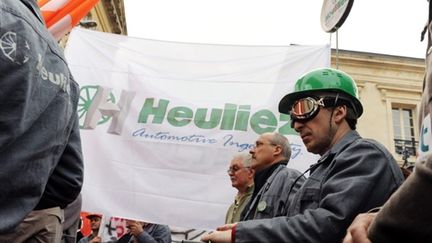 Manifestation de soutien aux salariés d'Heuliez le 14 avril 2009 à Niort (Deux-Sèvres) (AFP - Alain Jocard)